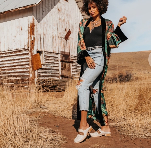 FreeBird Monalisa White Snake Slides Size 8 - Picture 2 of 16